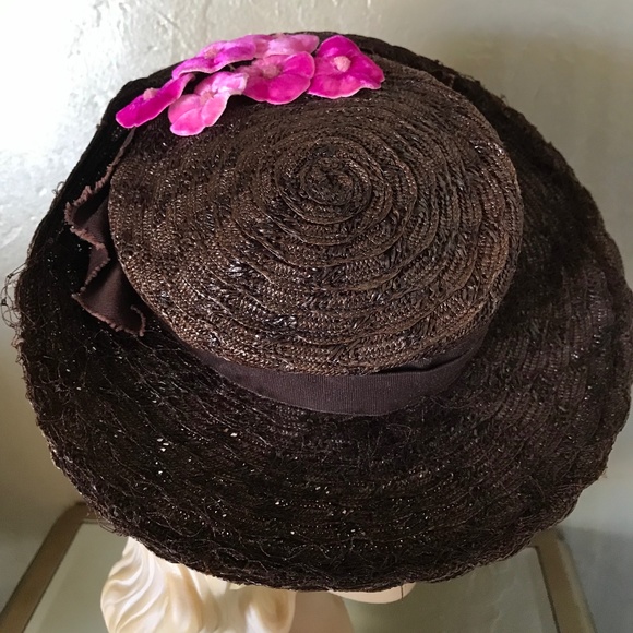 CHIC 1940\'s BROWN TILT HAT WITH FUCHSIA VELVET FLOWERS & MATCHING VEIL main image 9